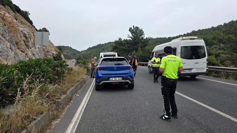 Trafik kazasında insanlık dersi! Polis ekiplerinin merhameti takdir topladı - Resim: 5