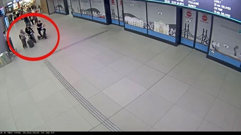 İstanbul Havalimanı'nda 3 kadın yakalandı: Cinsel organlarından 6 kilo altın çıktı! - Resim: 1