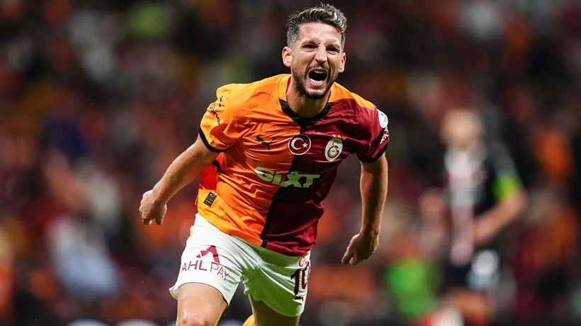 Galatasaray'da Mertens bilmecesi! Futbolu bırakıyor mu? - Resim: 2