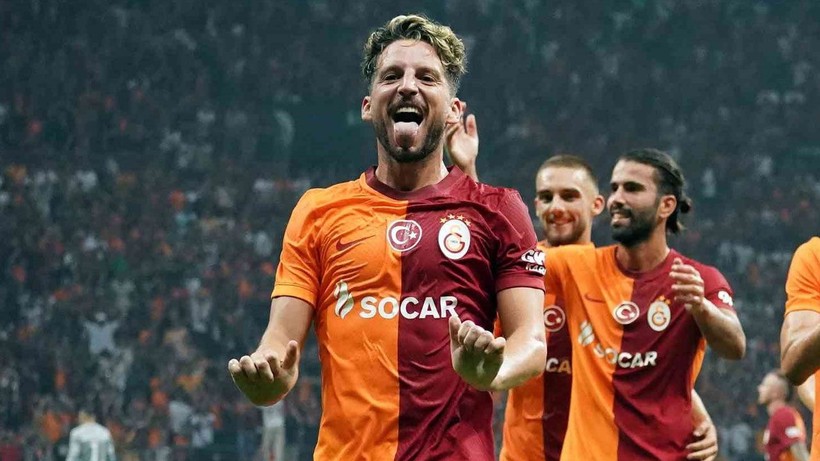 Galatasaray'da Mertens bilmecesi! Futbolu bırakıyor mu? - Resim: 3
