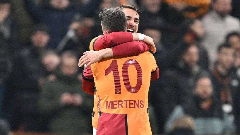 Galatasaray'da Mertens bilmecesi! Futbolu bırakıyor mu? - Resim: 5