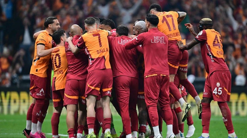 GALATASARAY SON DAKİKA HABERİ: Galatasaray taraftarı çılgına dönecek! Osimhen'i bile unutturacak yıldız geliyor! - Resim: 2