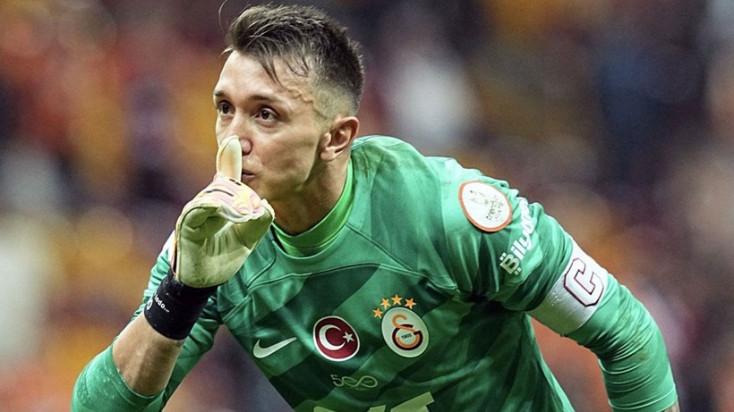 GALATASARAY SON DAKİKA HABERLERİ: Muslera'ya elveda, Eyfel'in fatihine merhaba! Galatasaray, Şampiyonlar Ligi'nde şimdi devleşecek - Resim: 2
