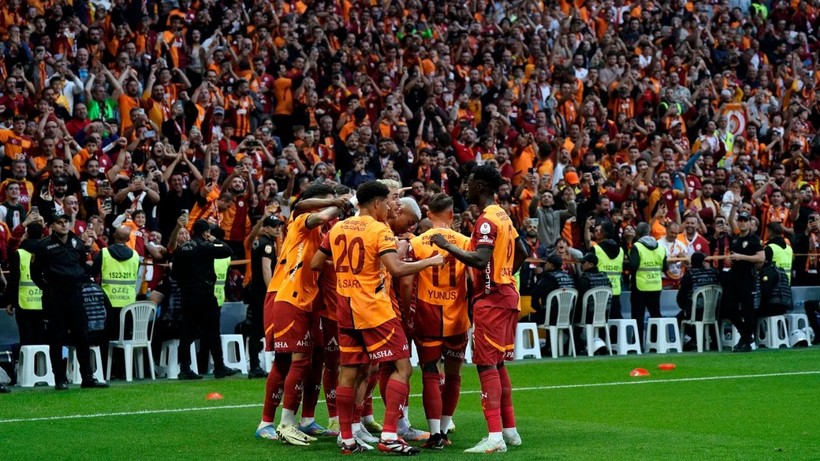 GALATASARAY SON DAKİKA HABERİ: Galatasaray taraftarı çılgına dönecek! Osimhen'i bile unutturacak yıldız geliyor! - Resim: 4