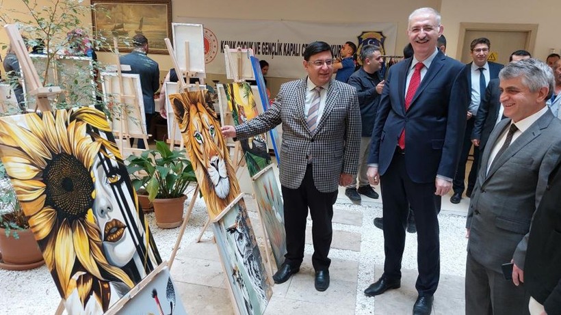 Başsavcı Kılıç konuşma yaptı! Adliye koridorlarında sanat sergisi - Resim: 1