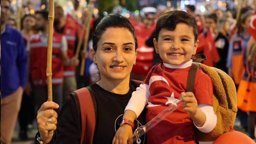 19 Mayıs coşkuyla kutlandı! Başsavcı Yeğin'den fener alaylı bayram - Resim: 1