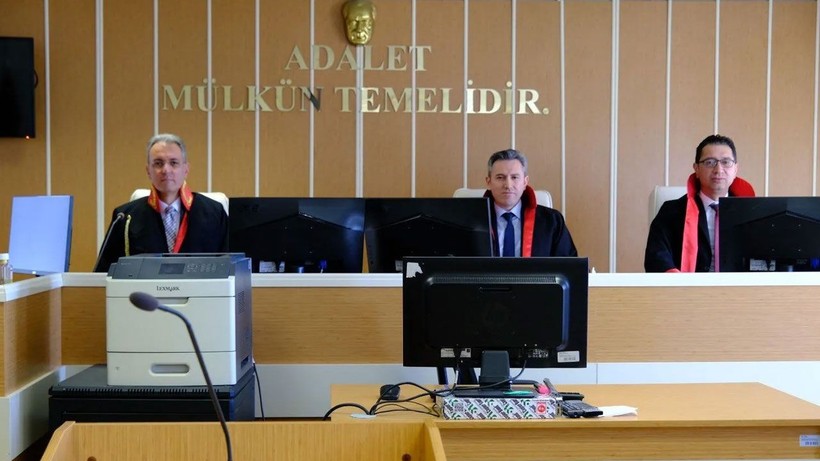 Hukuk bilgilerini pratiğe döktüler! Geleceğin yargı mensupları 'farazi' davada - Resim: 3
