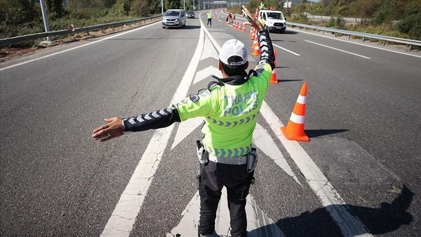 İSTANBUL’DA TRAFİĞE KAPALI YOLLAR 25 MAYIS 2025 || Galatasaray şampiyonluk kutlaması nedeniyle hangi yollar kapanacak, saat kaçta? - Resim: 2