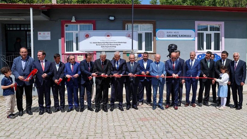 Başsavcı Solmaz duyurdu! Köy okullarına teknoloji desteği - Resim: 4