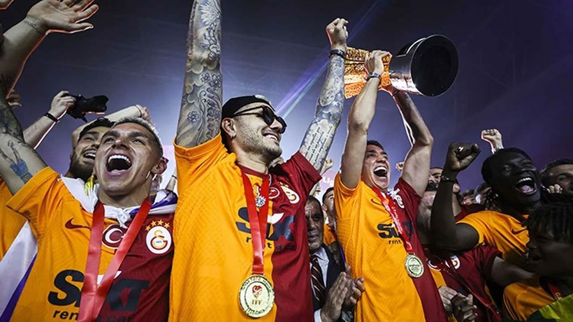 Al-Hilal'e gideceği konuşuluyordu! Okan Buruk, Osimhen'in akıbetini açıkladı! - Resim: 1