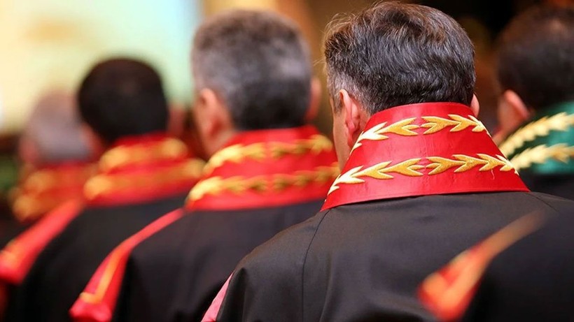 Topaç ve Demirel çiçeklerle uğurlanmıştı! HSK'da diğer üyelerin veda tarihi belli oldu - Resim: 4