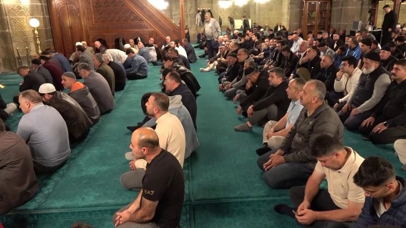 Başsavcı Aydemir de katıldı! Erzurum'da Protokol Ulu Cami'de bayramlaştı - Resim: 2