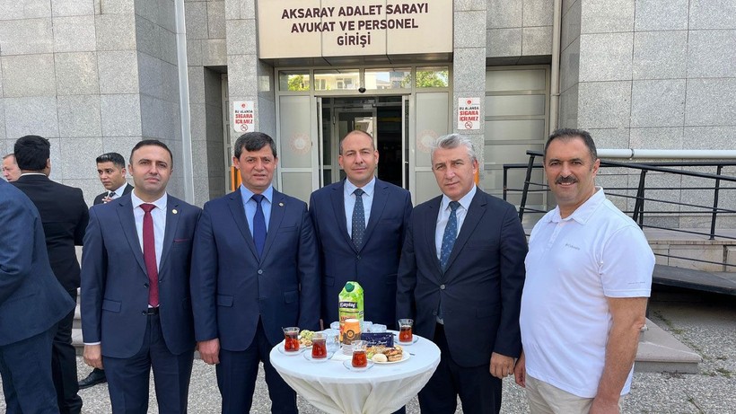 Aksaray Adliyesi'nde bayramlaşma töreni! Yargı mensupları tatil sonrası bir araya geldi - Resim: 1