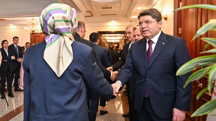 Bakan Tunç tek tek tebrik etti! Adalet Bakanlığı'nda bayramlaşma töreni - Resim: 4