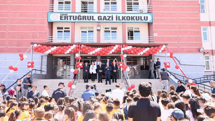 Vali Çalgan ile Başsavcı Bektaş karne heyecanına ortak oldu! - Resim: 5