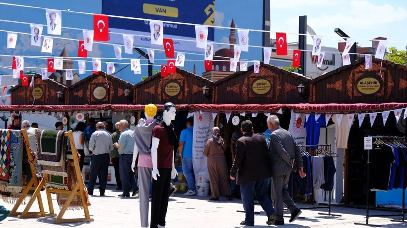 'Ürün ve El Sanatları Fuarı' kapılarını açtı! Açılış Vali Balcı ile Başsavcı Karahan'dan - Resim: 5