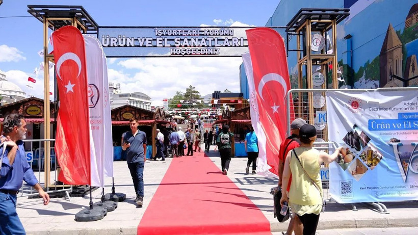 'Ürün ve El Sanatları Fuarı' kapılarını açtı! Açılış Vali Balcı ile Başsavcı Karahan'dan - Resim: 1