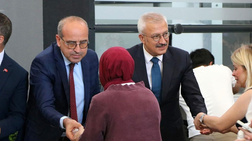 Bursa Adliyesi'nde Aşure Günü etkinliği! Başsavcı Solmaz bizzat dağıttı - Resim: 6