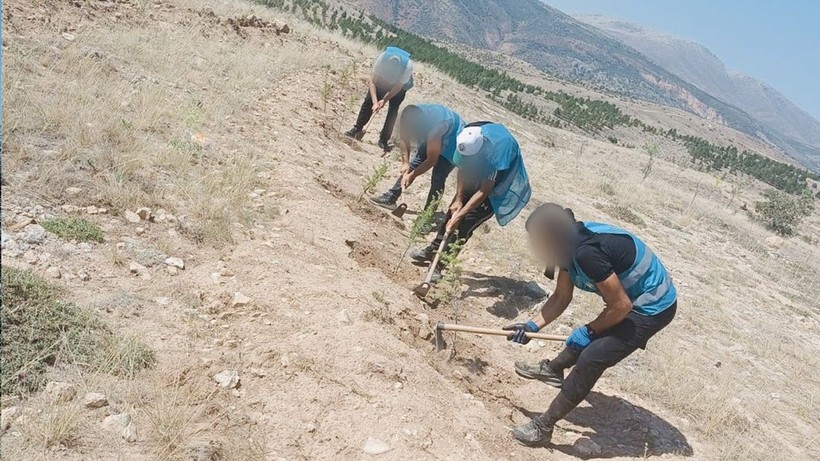 Konya'da yükümlüler Adalet Ormanı'nın bakımını yaptı! Doğa sevgisi aşılandı - Resim: 3