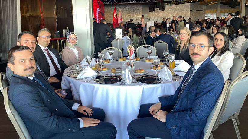İstanbul’da HSK Üyesi Özdemir fırtınası! Yargı camiası yemekte buluştu - Resim: 10