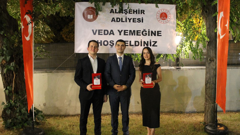 Alaşehir Adliyesi veda yemeğinde buluştu! Başsavcı Tuncay mesaj gönderdi - Resim: 1