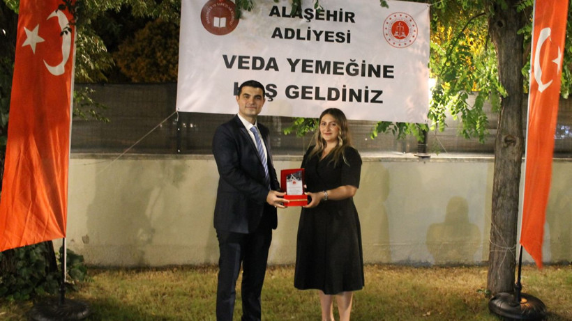 Alaşehir Adliyesi veda yemeğinde buluştu! Başsavcı Tuncay mesaj gönderdi - Resim: 4