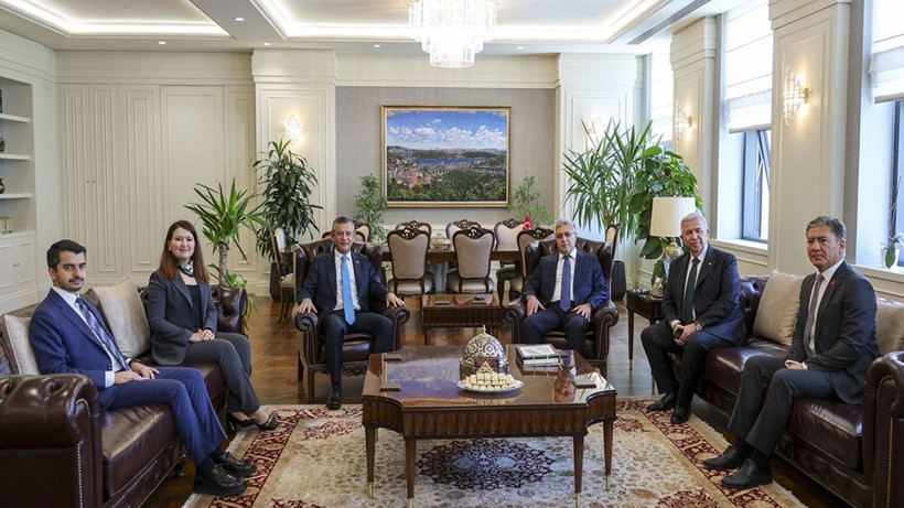 Özgür Özel'den Yargıtay Cumhuriyet Başsavcısı Şentürk'e ziyaret! Mansur Yavaş da eşlik etti - Resim: 2