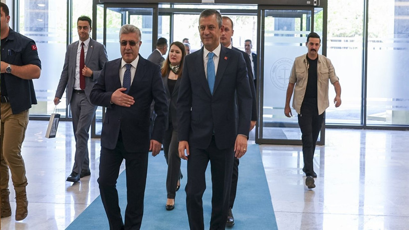 Özgür Özel'den Yargıtay Cumhuriyet Başsavcısı Şentürk'e ziyaret! Mansur Yavaş da eşlik etti - Resim: 3