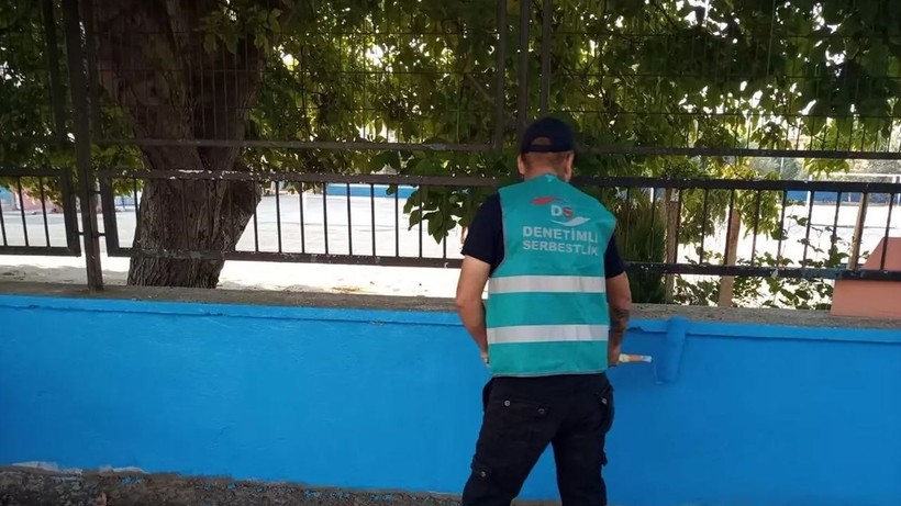 Tekirdağ'dan yükümlüler okul boyamaya başladı! Başsavcı Şenol eşlik etti - Resim: 1