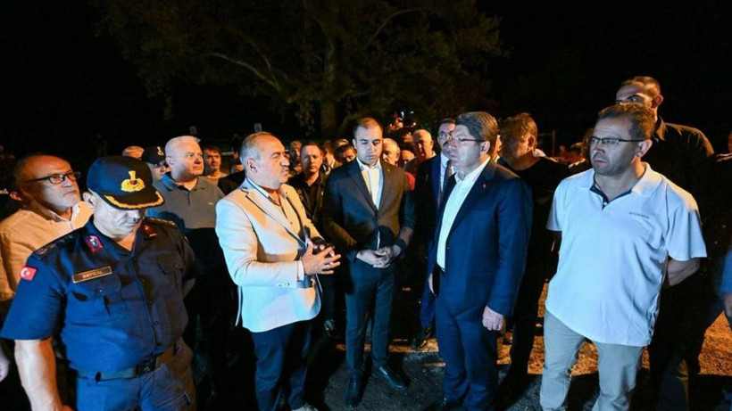 Bakan Yılmaz Tunç yangınları yerinde inceledi! "17 şüpheli tutuklandı" - Resim: 1