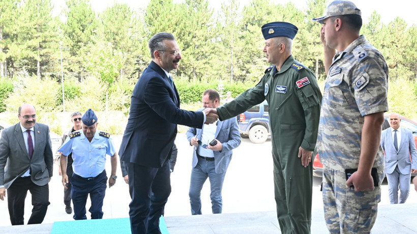 Vali Aksoy ile Başsavcı Karakülah'tan Orgeneral Güneykaya'ya ziyaret! - Resim: 1