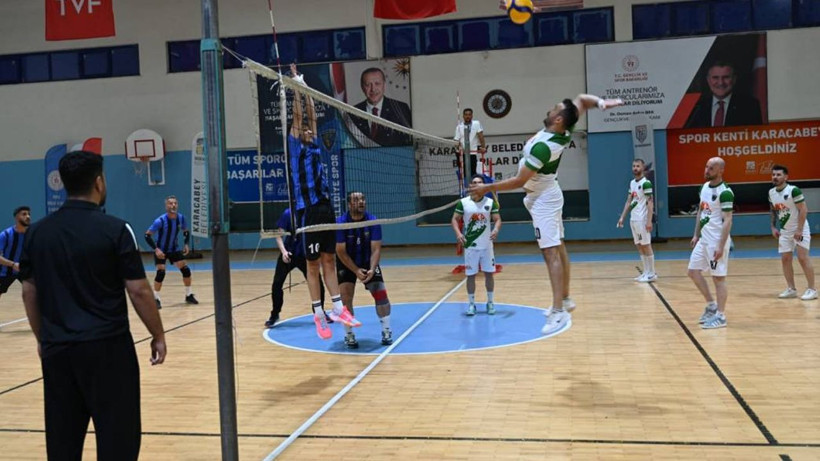 Kurumlar arası voleybol turnuvası tamamlandı! Şampiyon takımdan örnek davranış - Resim: 7