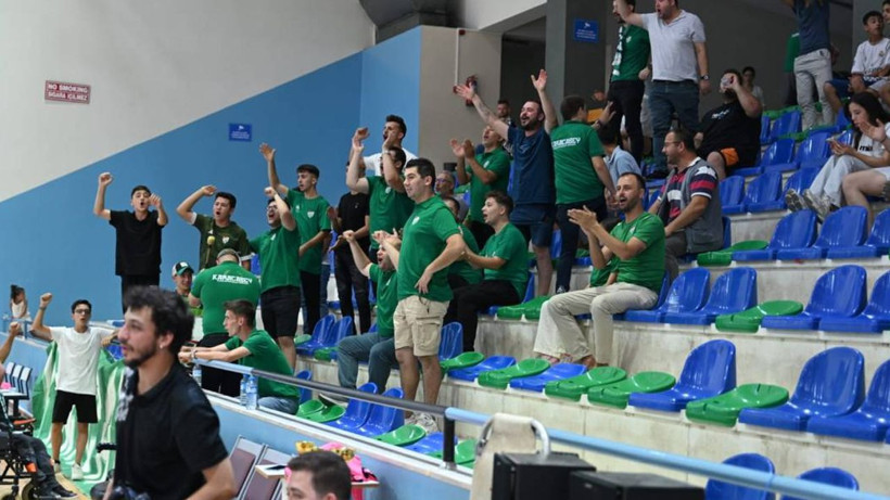 Kurumlar arası voleybol turnuvası tamamlandı! Şampiyon takımdan örnek davranış - Resim: 3