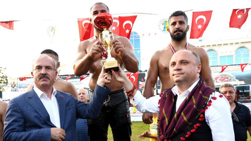 Tarihi Çardak Yağlı Güreşleri düzenlendi! Başsavcı Özkan Gürdoğan er meydanına indi - Resim: 5