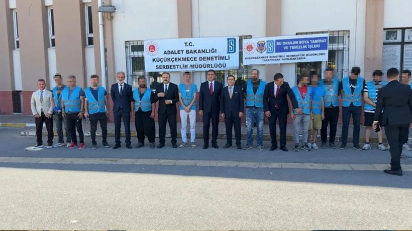 İstanbul'da yükümlüler 85 okul boyadı! 'Geçmişin izlerini sil, geleceğe renk kat' projesi - Resim: 4