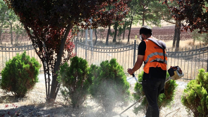 Yükümlüler tarihi anıt parkı temizledi! Başsavcı Vekili Köksal yerinde inceledi - Resim: 2