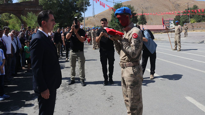 Bitlis'te 30 Ağustos törenle kutlandı! Başsavcı Genç de katıldı - Resim: 2