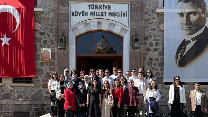 Hakim ve Savcı yardımcıları Anıtkarbir'de! Bayramda Atatürk'ü unutmadılar - Resim: 2