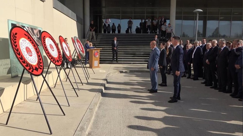 Bursa'da yeni adli yıl BAM'da coşkuyla kutlandı! Başsavcı Solmaz çelenk bıraktı - Resim: 3