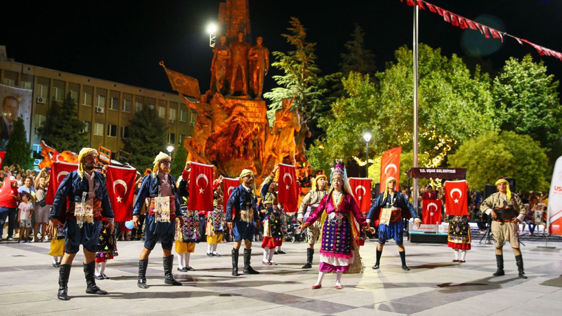 Uşak'ın 103'üncü Kurtuluş Günü etkinliklerle kutlandı! Başsavcı İsmet Çınar da eşlik etti - Resim: 7