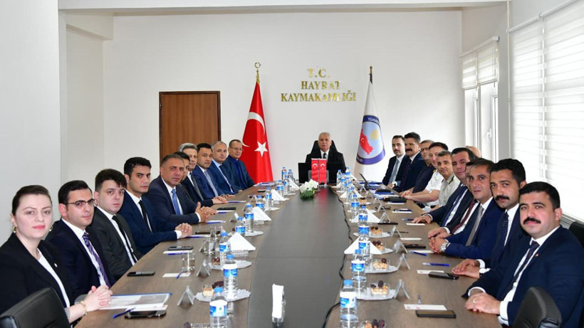 Vali Aziz Yıldırım başkanlığında güvenlik toplantısı! Başsavcı Sedat Çelik de katıldı - Resim: 1