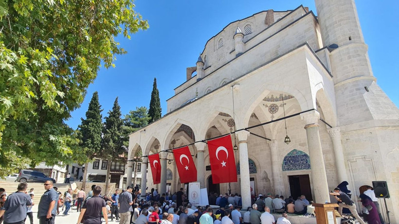 Başsavcı Kocakale kurdeleyi kesti! Ketenci Ömer Paşa Cami ibadete açıldı - Resim: 2