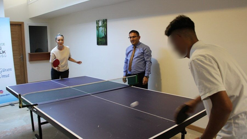 Suça sürüklenen çocuklara Otilia sürprizi! Sosyal gelişimlerine sanatla dokundu - Resim: 6