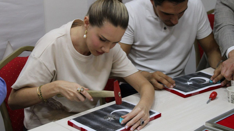 Suça sürüklenen çocuklara Otilia sürprizi! Sosyal gelişimlerine sanatla dokundu - Resim: 5