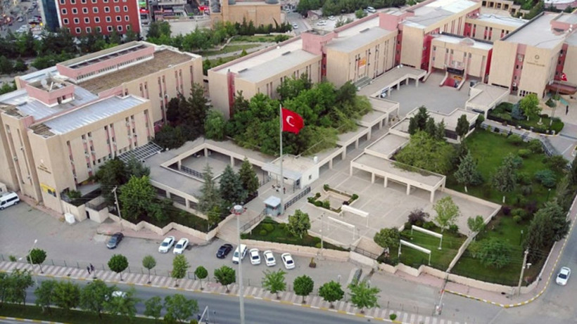 Validen Adalet Sarayı'na ziyaret - Resim: 2