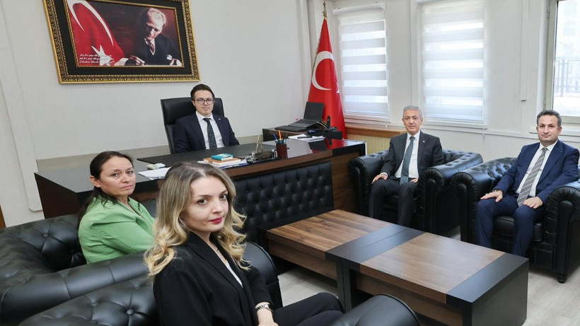 Validen Adalet Sarayı'na ziyaret - Resim: 1