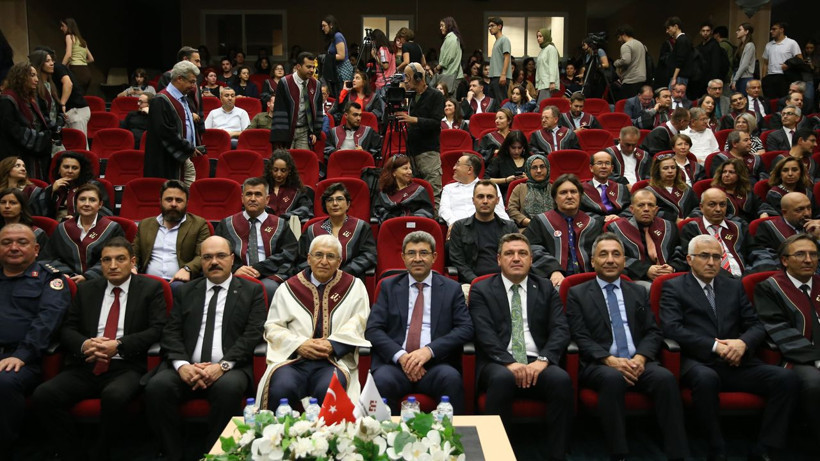 Eskişehir'de yeni akademik yıl heyecanı! İlk dersi HSK İkinci Daire Başkanı ve Başkanvekili Fuzuli Aydoğdu verdi - Resim: 1