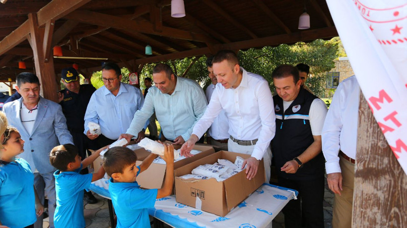 Muğla'da balık popülasyonuna destek! Başsavcı ve Komisyon Başkanı bizzat doğaya saldı - Resim: 5