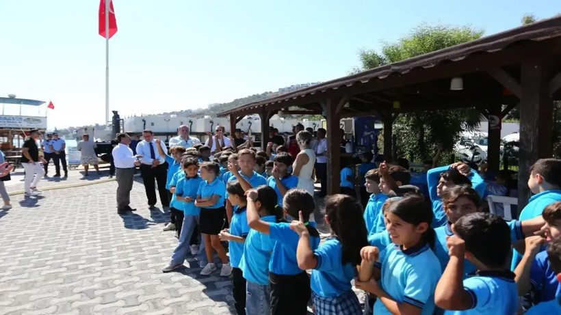 Muğla'da balık popülasyonuna destek! Başsavcı ve Komisyon Başkanı bizzat doğaya saldı - Resim: 1