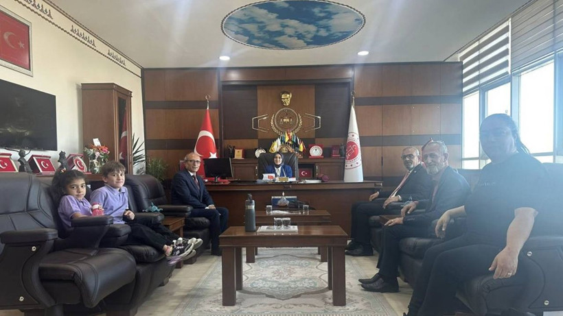 Başsavcı Ünver, satranç temsilcilerini makamında ağırladı! Minik sporculara böyle jest yaptı - Resim: 2